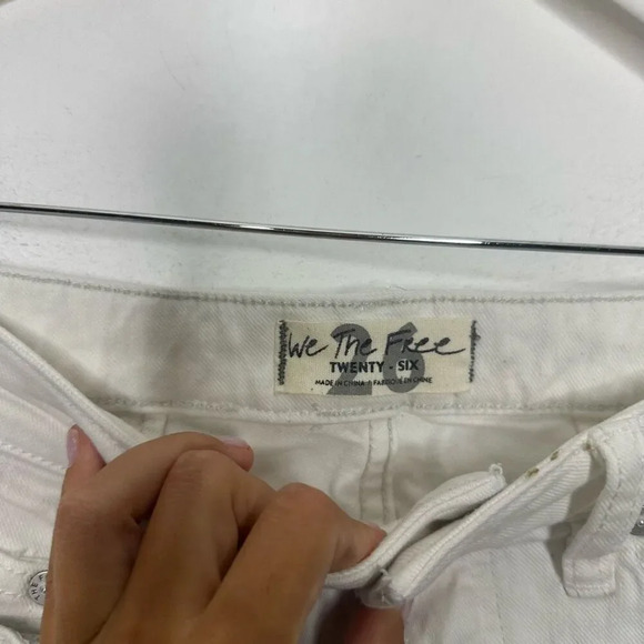 FREE PEOPLE Avery DENIM BERMUDA SHORT white cotton blend womens size 26 - Picture 5 of 10